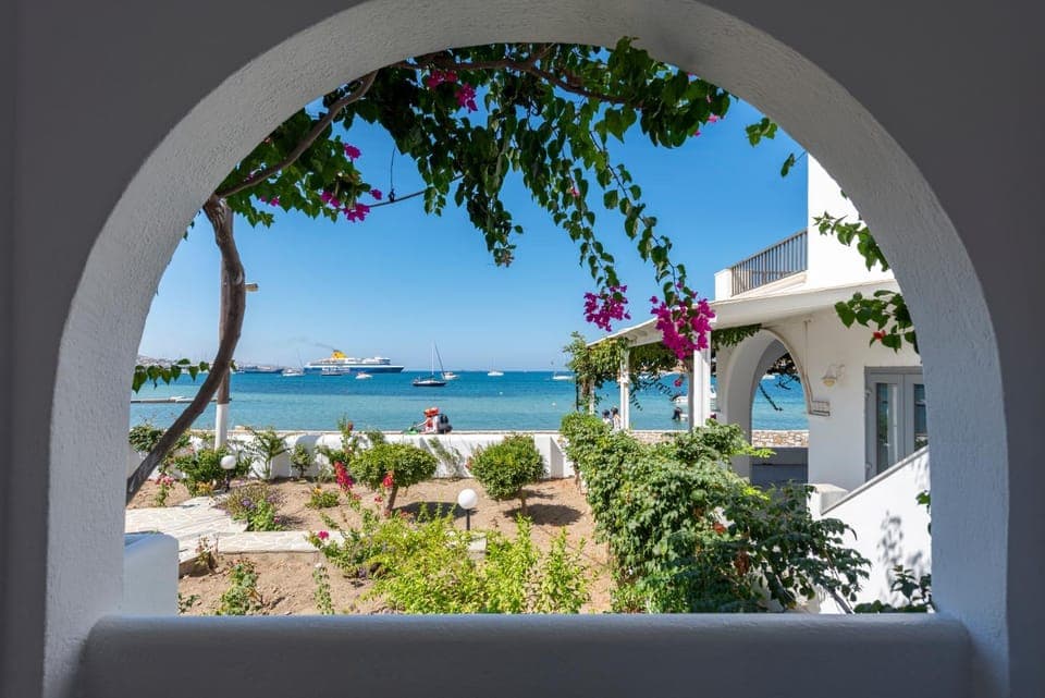 Patio, Day, Natural landscape, Garden, Garden view, Sea view