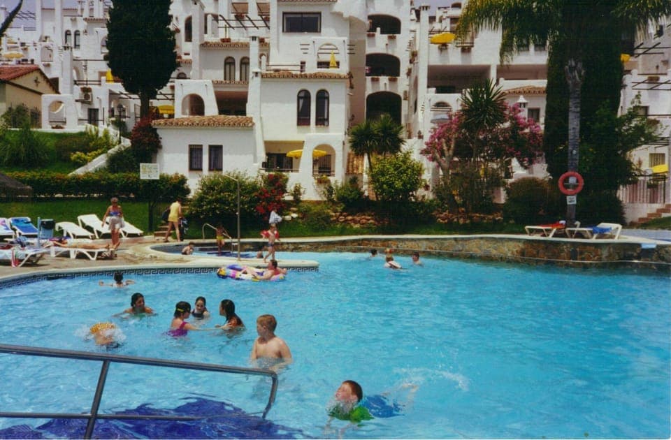 Spring, Summer, Kids's club, Evening entertainment, Autumn, On site, Pool view, Swimming pool