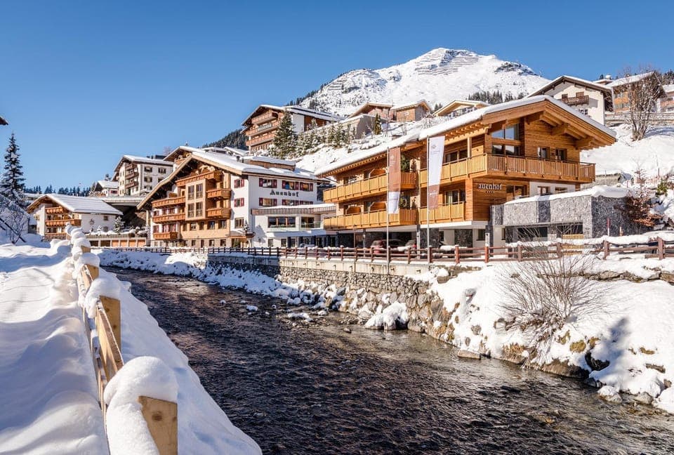 Property building, Facade/entrance, Day, Winter, Mountain view