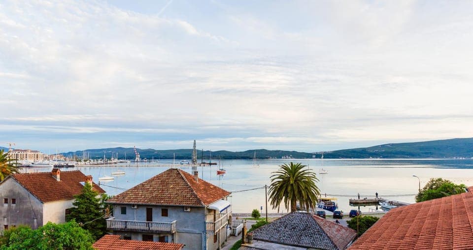 View (from property/room), Area and facilities