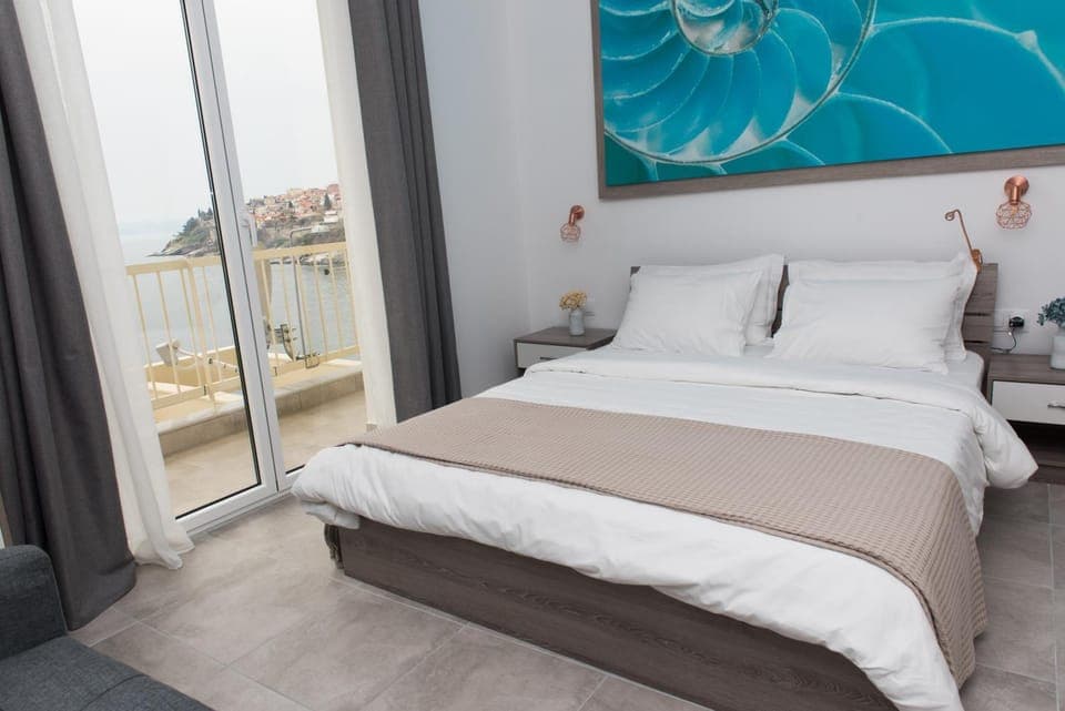 Bed, Bedroom, Sea view