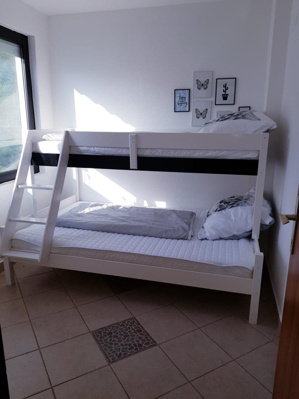 Bedroom, bunk bed