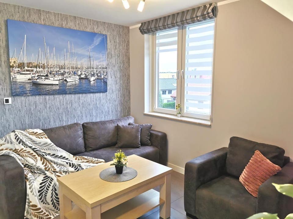 TV and multimedia, Living room, Seating area, internet