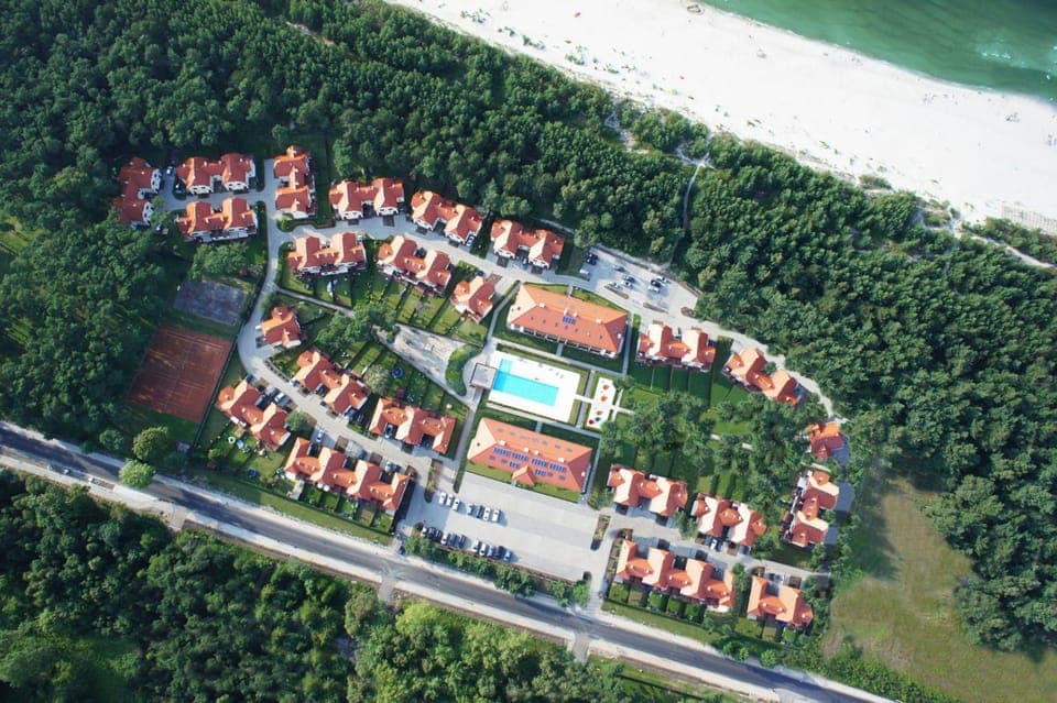 Neighbourhood, Bird's eye view