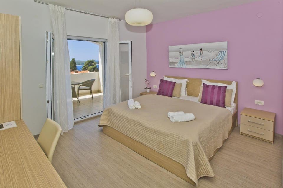 Bed, Photo of the whole room, Decorative detail, Bedroom