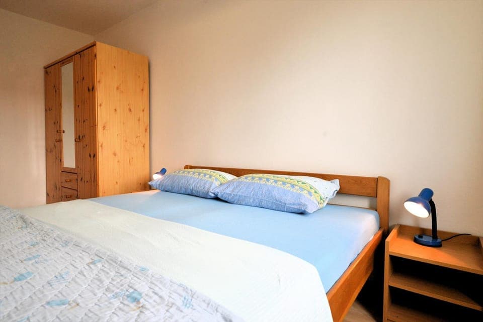 Bed, Bedroom, hair dresser, wardrobe