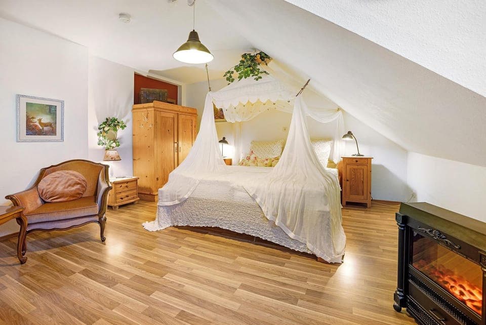 Living room, Bedroom