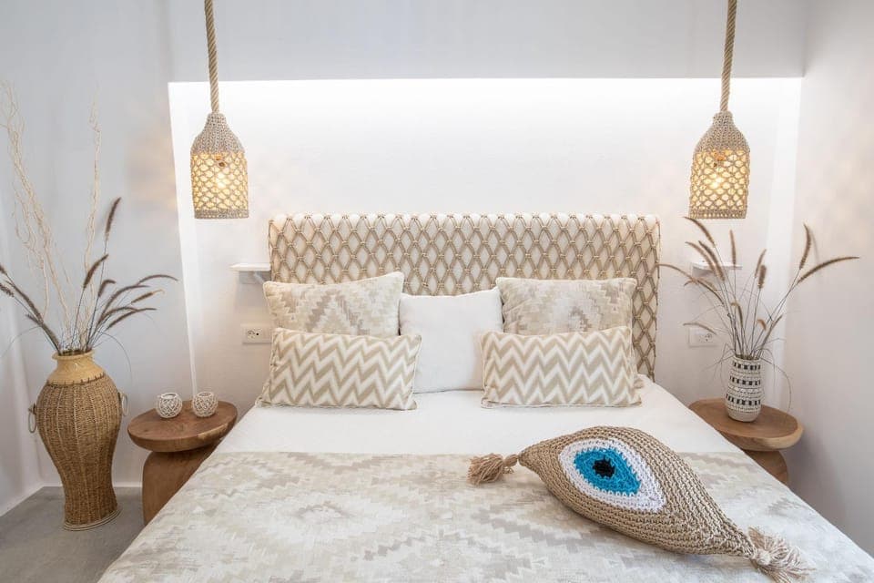 Property building, Spring, Bed, Day, Night, People, Property logo or sign, Neighbourhood, Natural landscape, Winter, Summer, Bathroom, View (from property/room), Living room, Photo of the whole room, Decorative detail, Seating area, Logo/Certificate/Sign, Logo/Certificate/Sign, Logo/Certificate/Sign, Bedroom, Autumn, Entertainment, Entertainment, English/Irish breakfast, American breakfast, Lunch, Dinner, Seasons, Time of day, Sunrise, Sunset, older children, older children, Certificate/Award, Certificate/Award, Certificate/Award, Inner courtyard view, concierge, hair dresser, internet, internet, internet, room service, room service, shuttle, shuttle, VIP