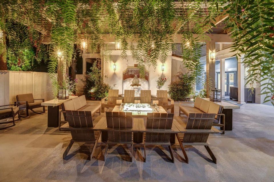 Inner courtyard view