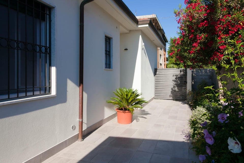 Inner courtyard view