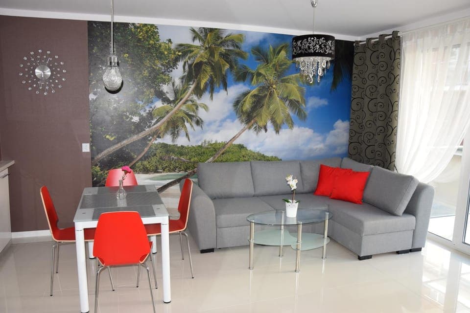 Kitchen or kitchenette, Living room