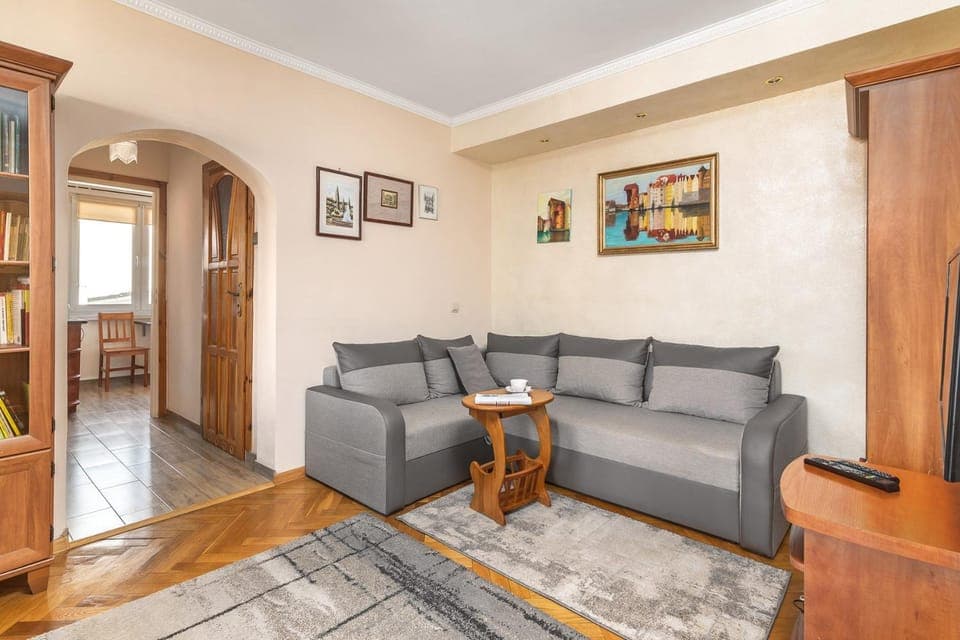 Bed, Living room, Seating area