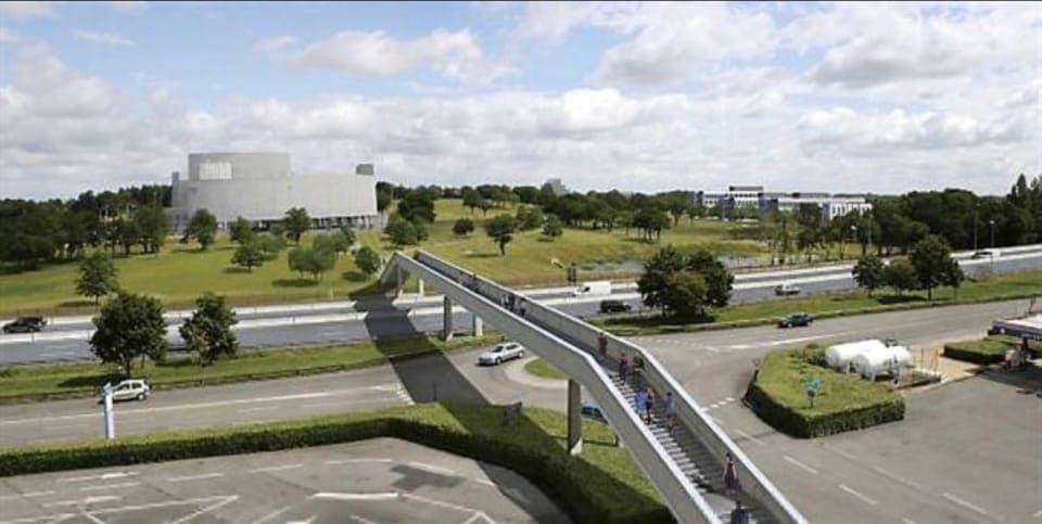 Spring, Off site, Day, Night, Neighbourhood, Winter, Summer, Autumn, Entertainment