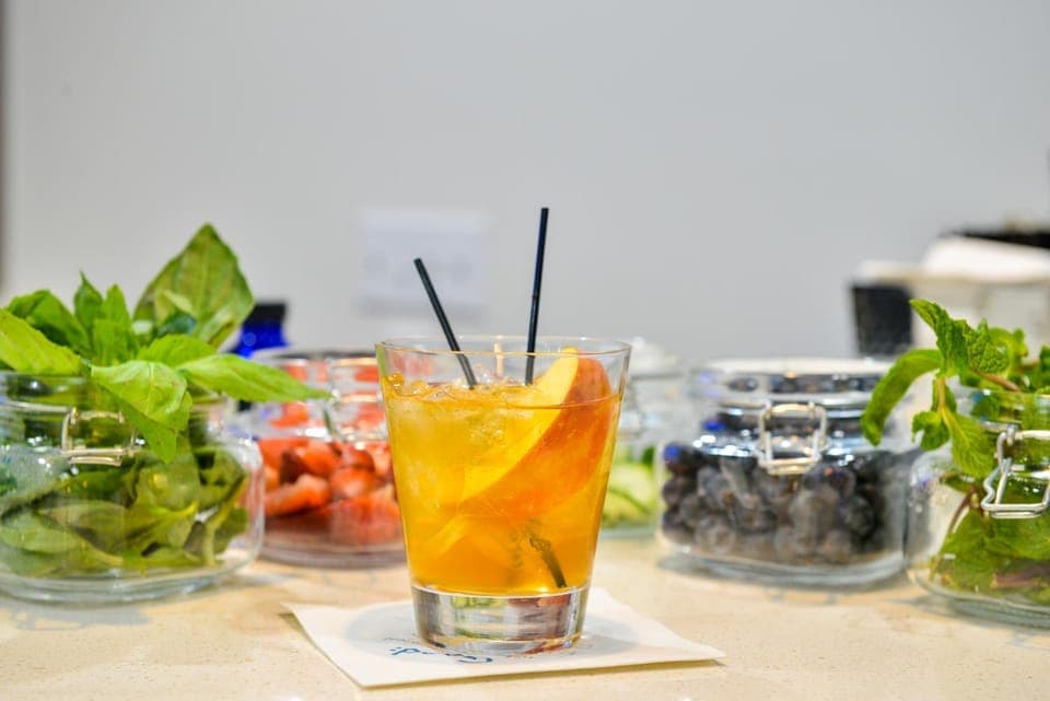 Lounge or bar, Drinks