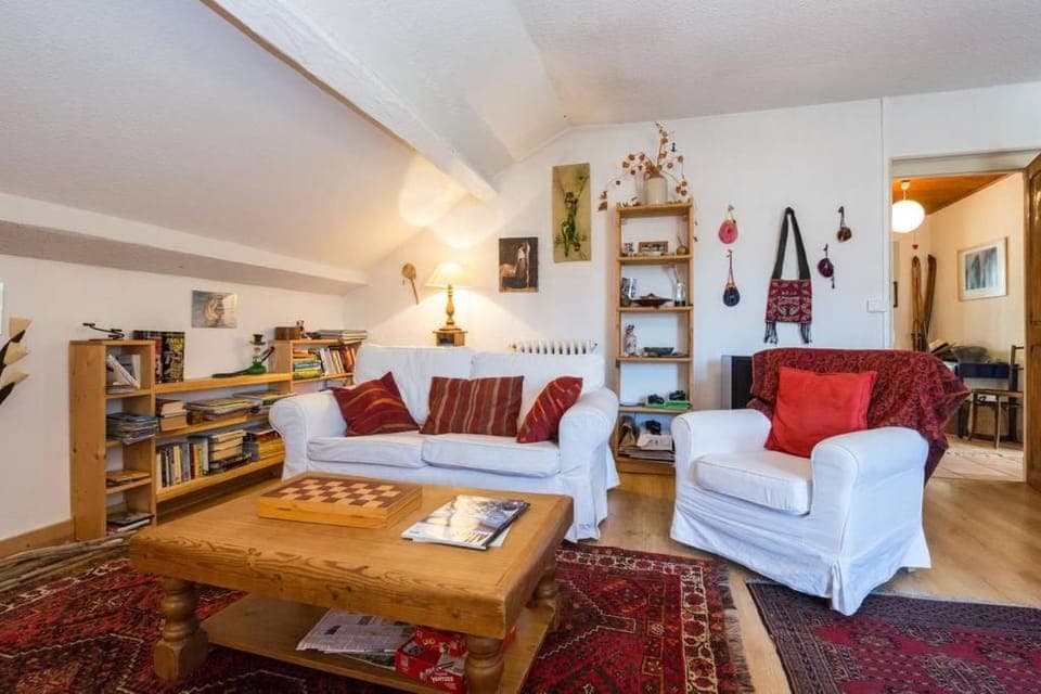 Balcony/Terrace, Family