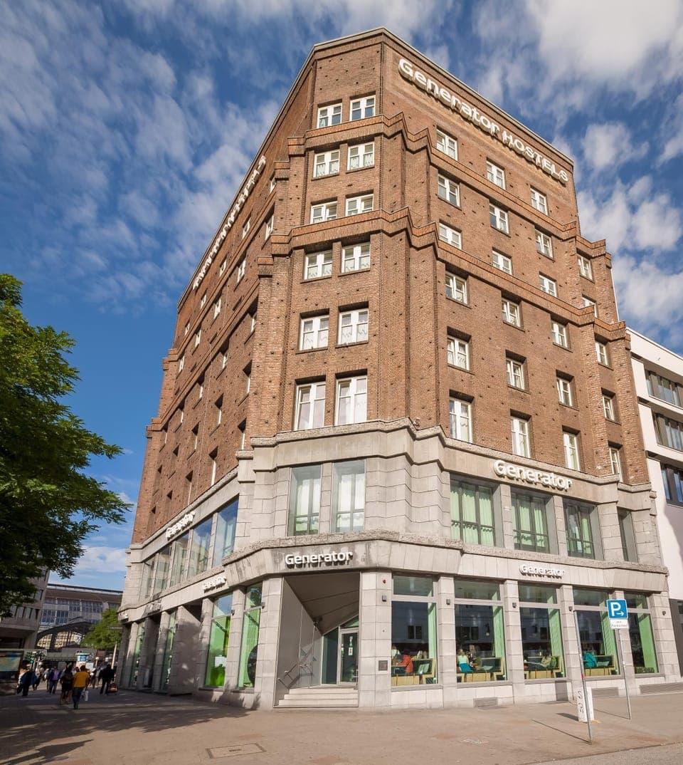 Property building, Facade/entrance