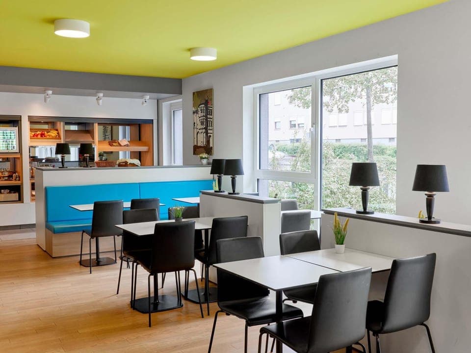 Meeting/conference room, Breakfast