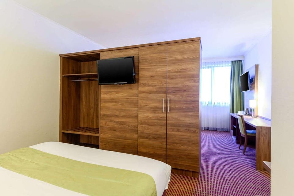 Photo of the whole room, On site