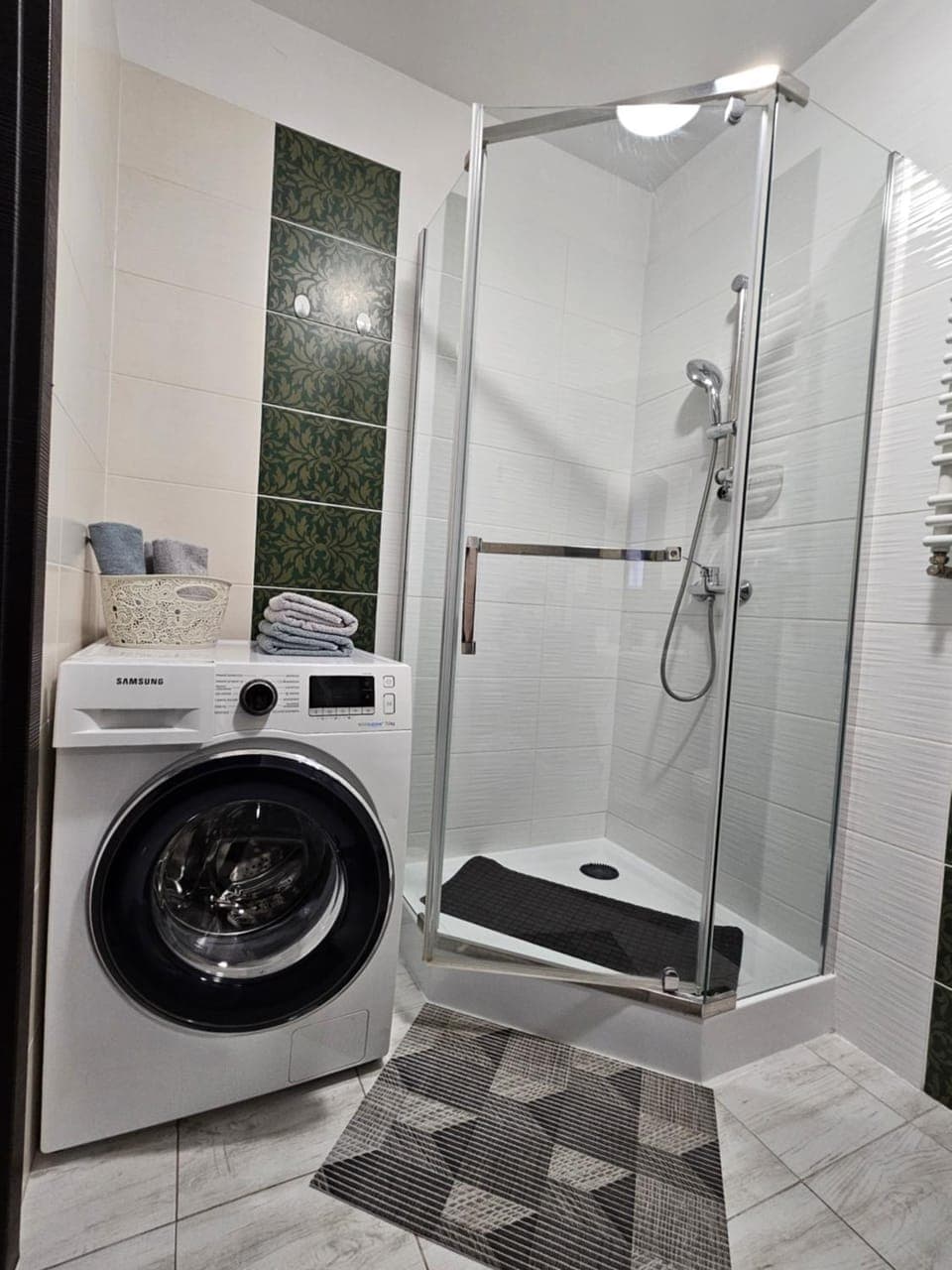 Shower, Bathroom, towels