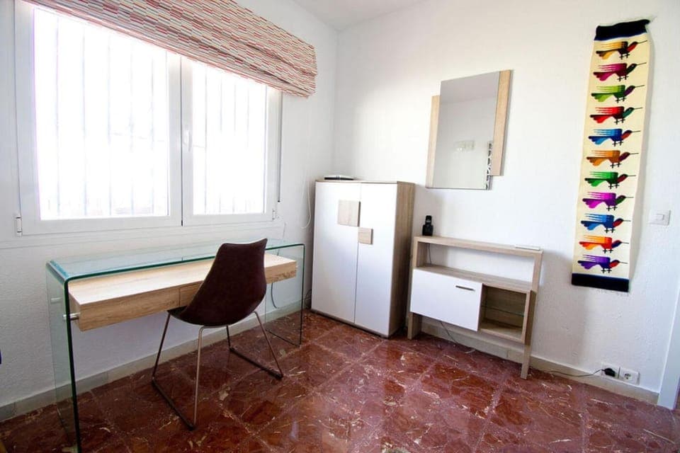 Bed, Bedroom, locker, air conditioner