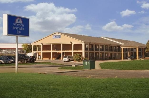 Property building, Day, Property logo or sign, Garden