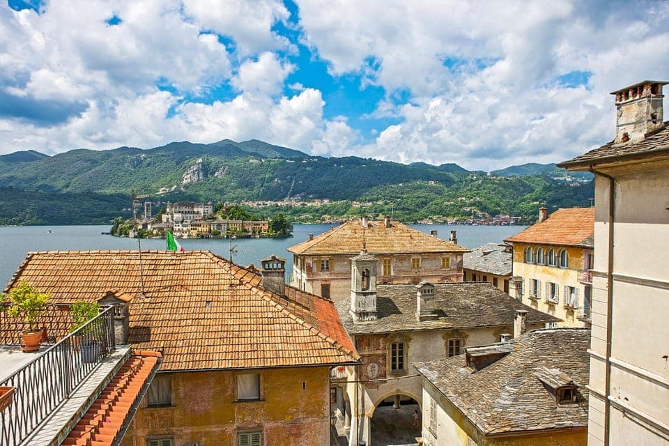 City view, Lake view, Mountain view