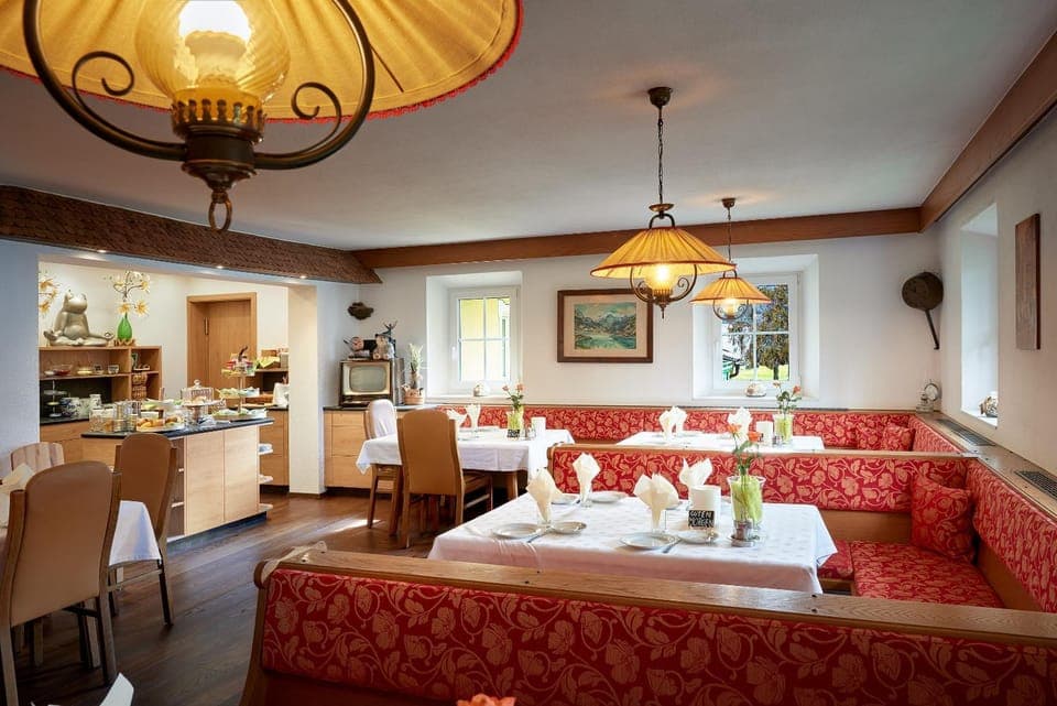 Dining area, Food, Buffet breakfast