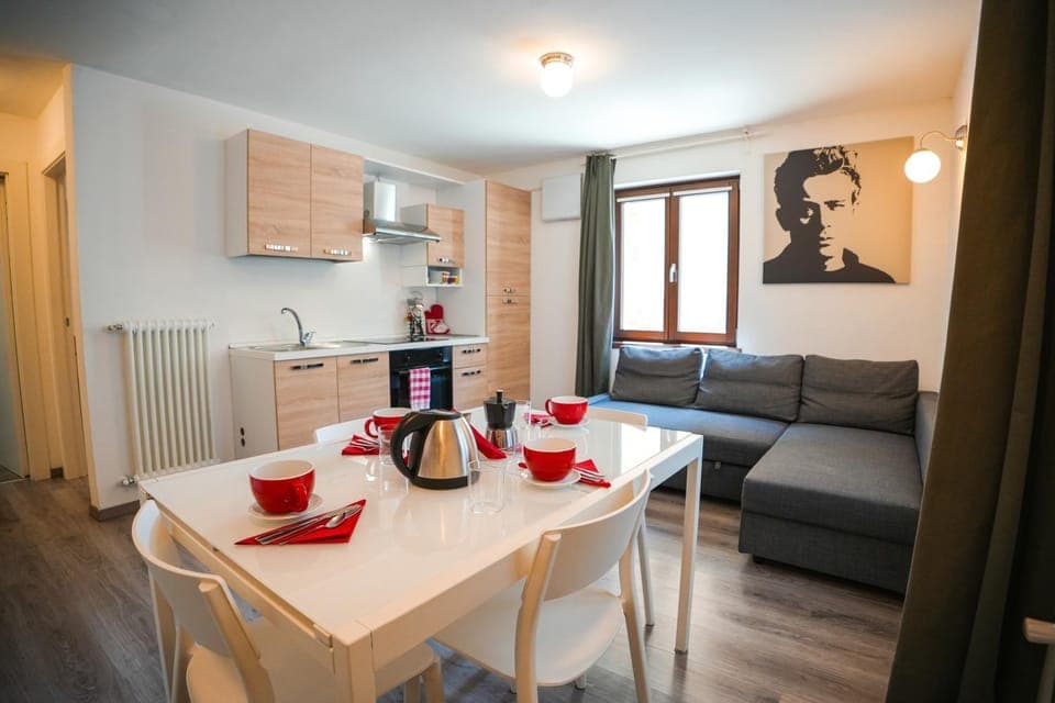 Kitchen or kitchenette, Living room, Dining area