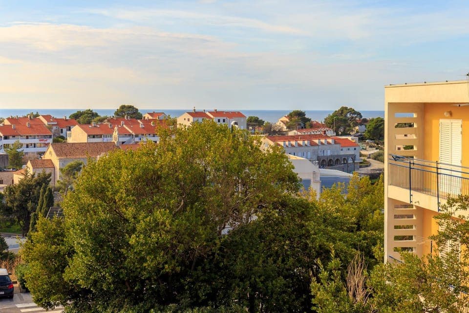 Property building, Balcony/Terrace, Sea view
