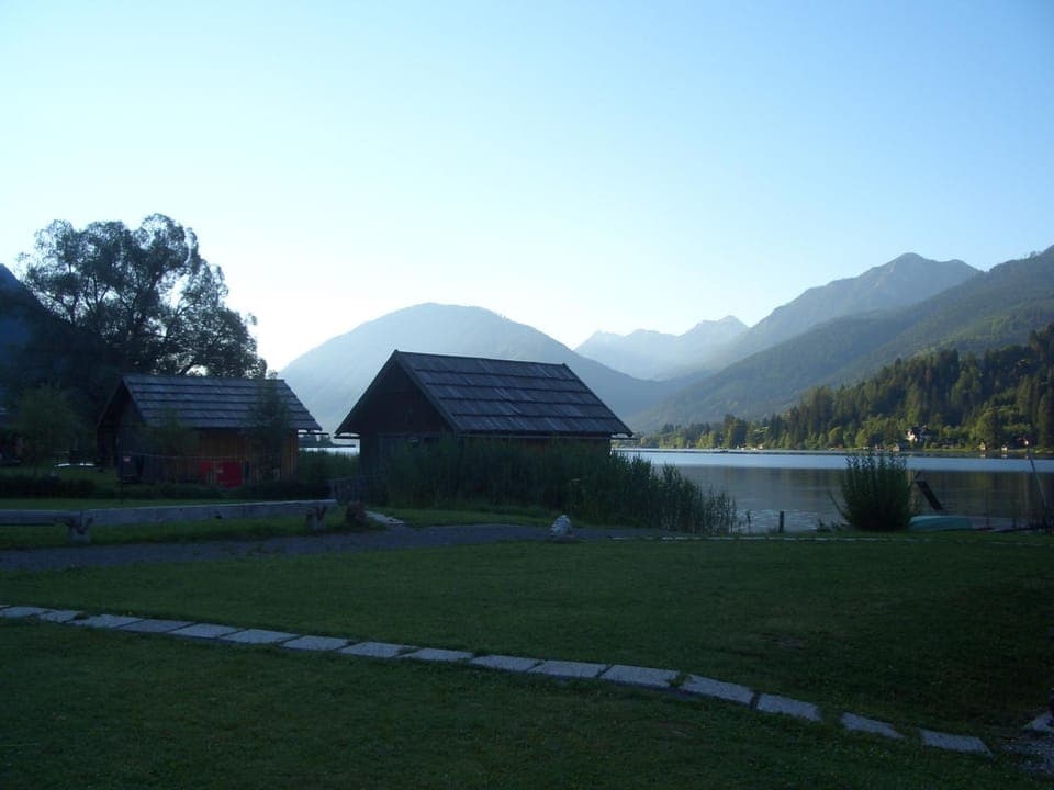 Natural landscape, Fishing, Snorkeling, Table tennis, Beach, Hiking, Diving, Pets