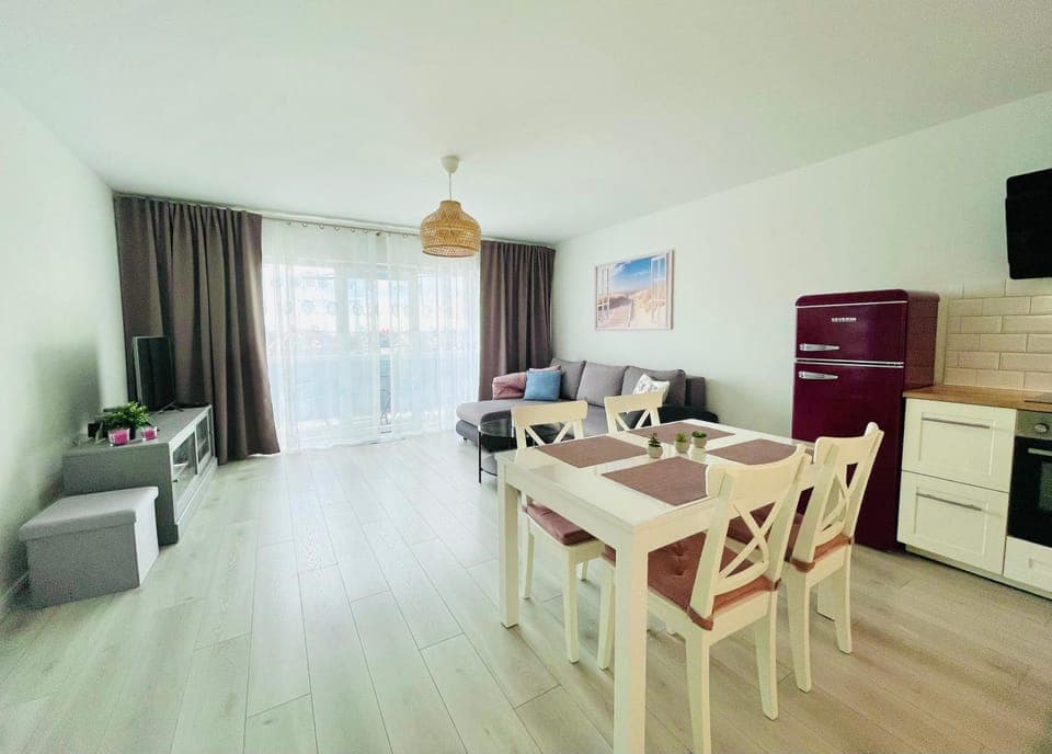 Living room, Photo of the whole room, Seating area, Dining area