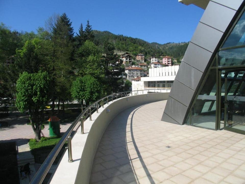 View (from property/room), Balcony/Terrace, City view, Garden view, Street view