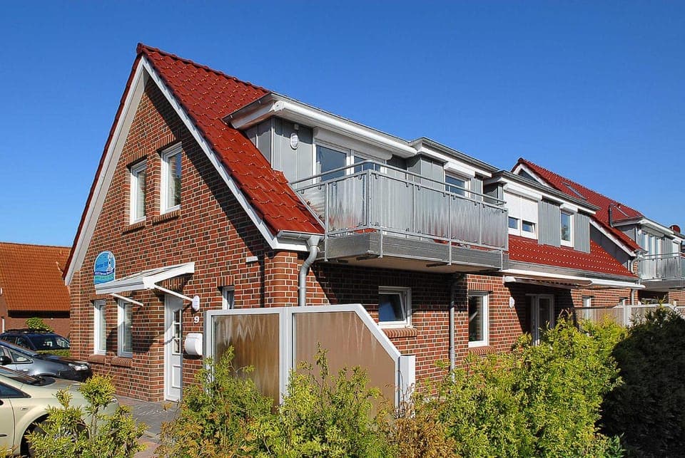 Property building, Day, Neighbourhood, Street view, Parking