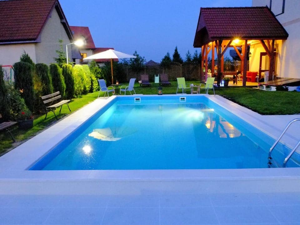 Property building, Night, Garden, Garden view, Pool view, Swimming pool, Swimming pool, sunbed