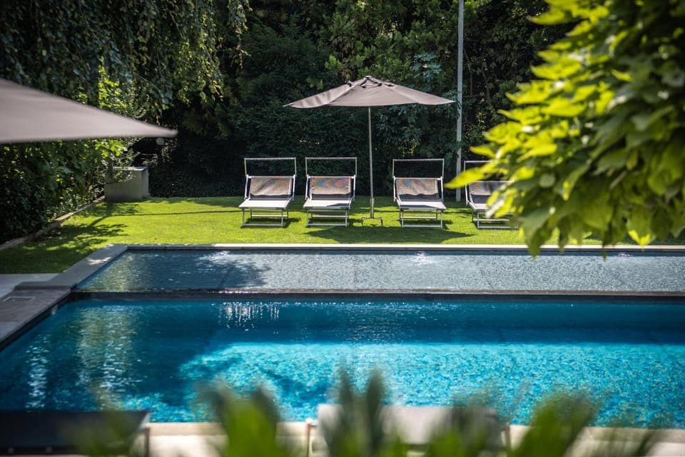 Garden, Swimming pool, sunbed