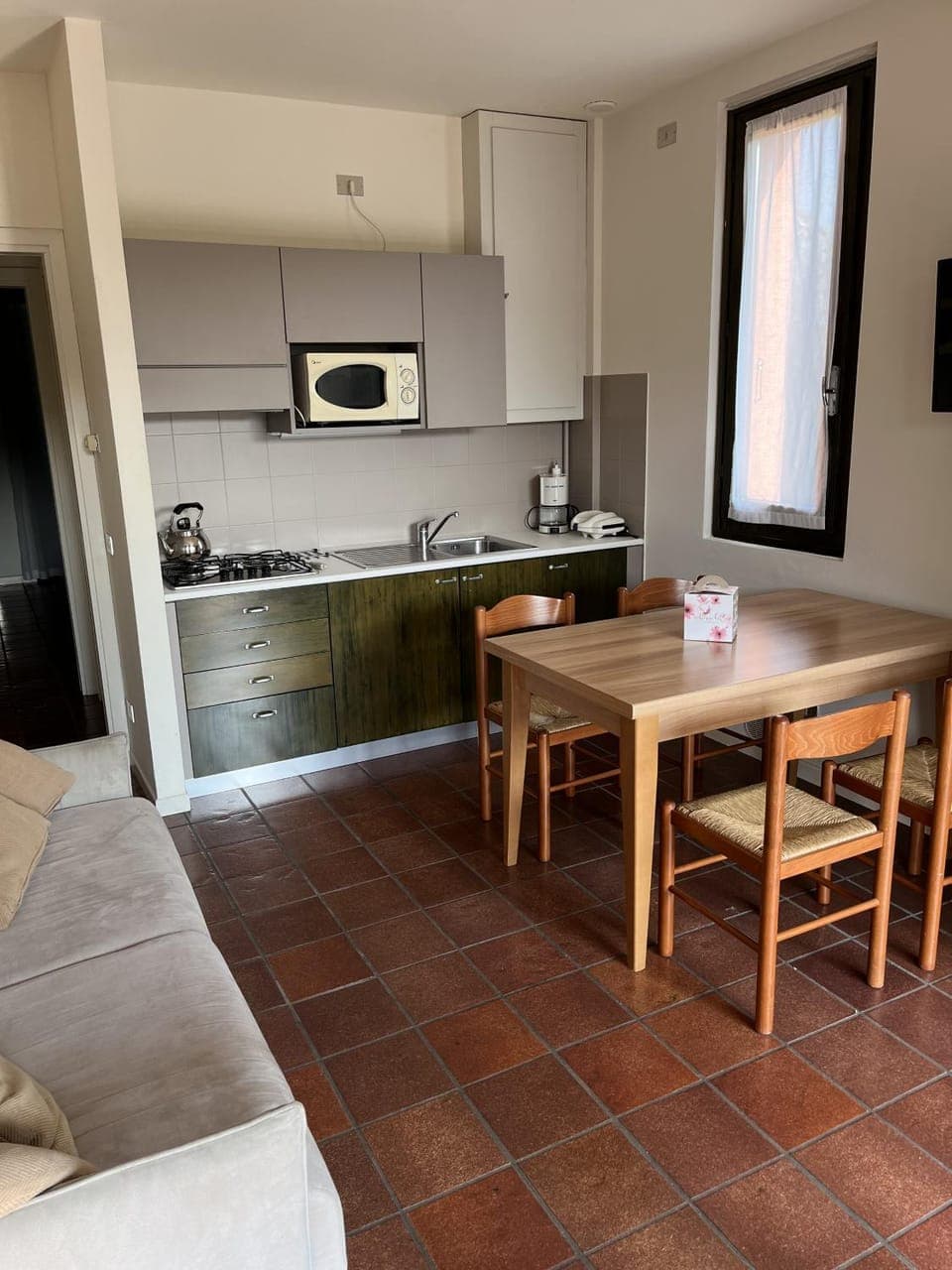 Kitchen or kitchenette, Living room, Dining area, pet friendly, stove