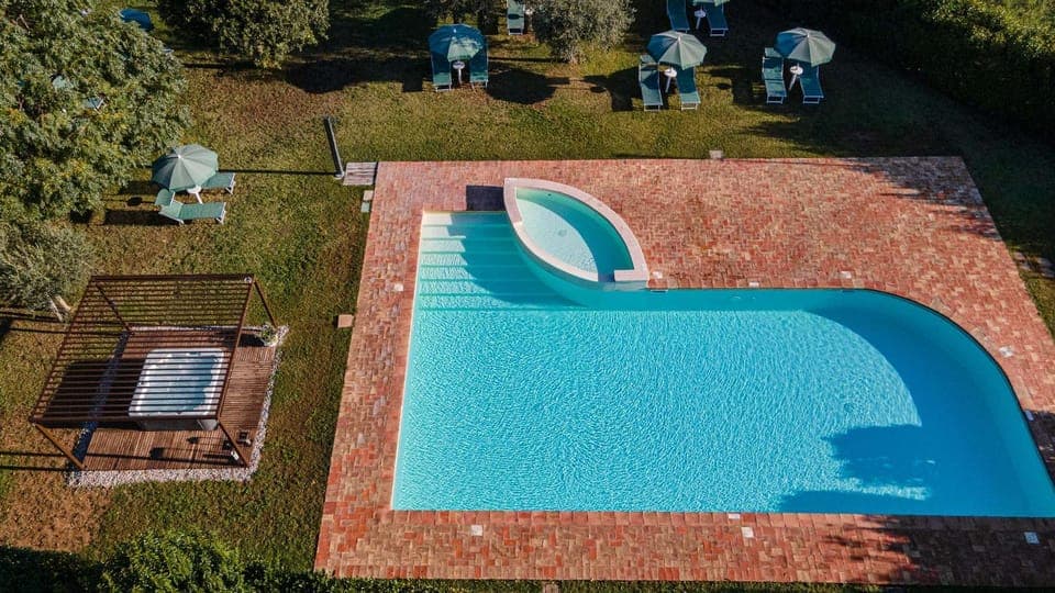Pool view, Swimming pool, sunbed