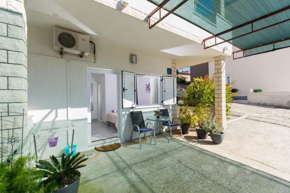 Patio, Facade/entrance, Seating area