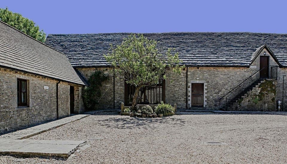 Property building, Day, Inner courtyard view