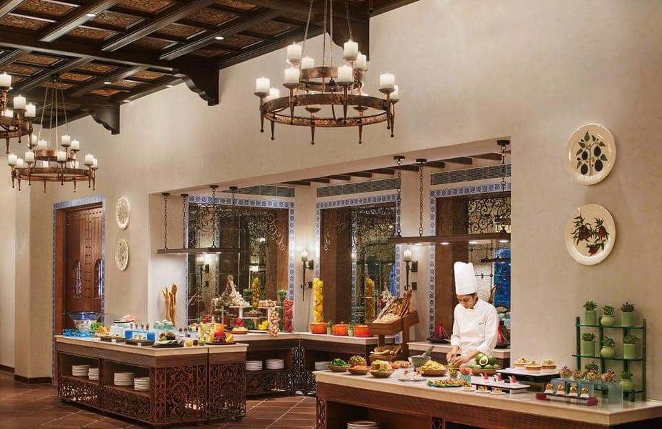 Restaurant/places to eat, Dining area, Food, Buffet breakfast