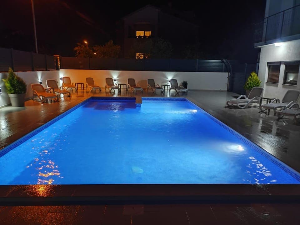 Pool view, Swimming pool