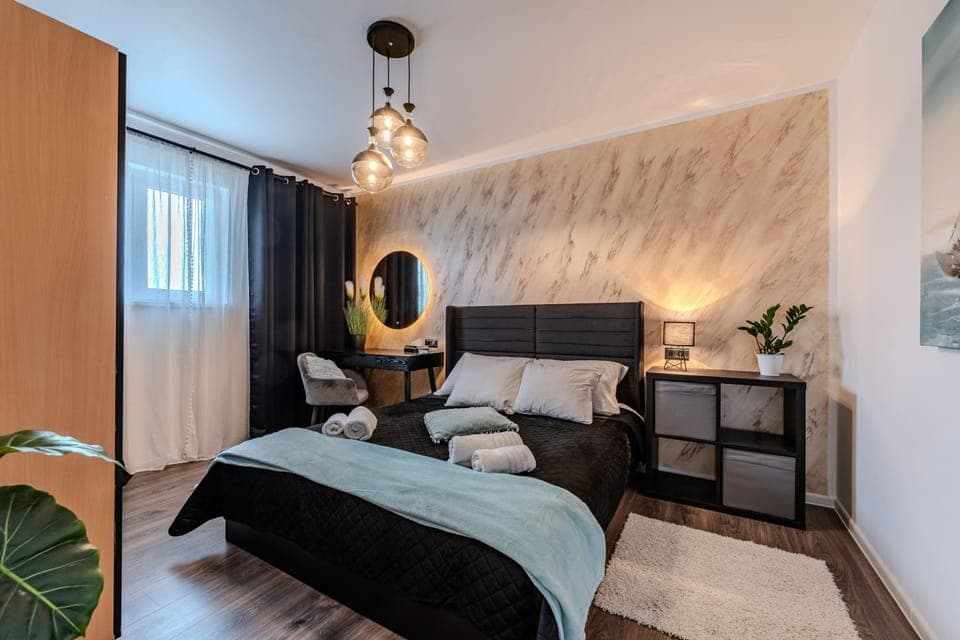 Bed, Bedroom