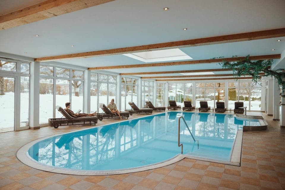 Winter, Swimming pool