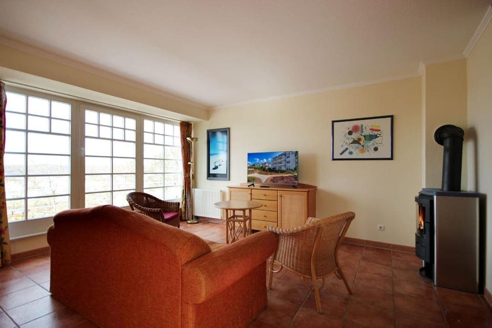 TV and multimedia, Living room, fireplace