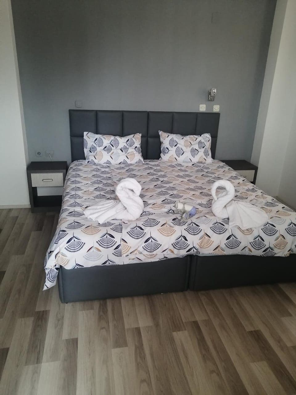 Bed, Photo of the whole room, Bedroom, towels