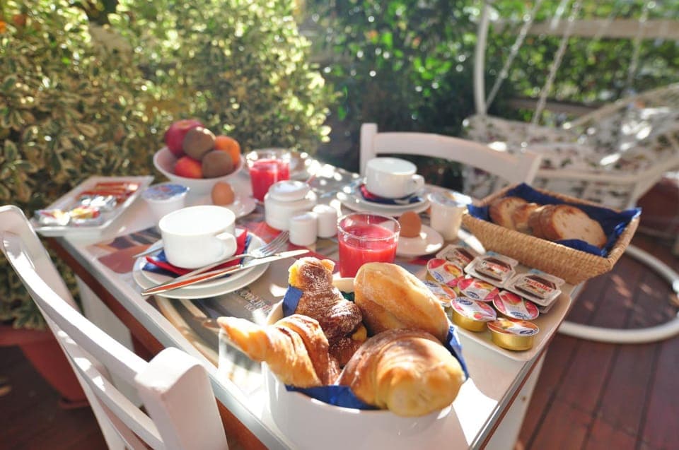 Balcony/Terrace, Continental breakfast
