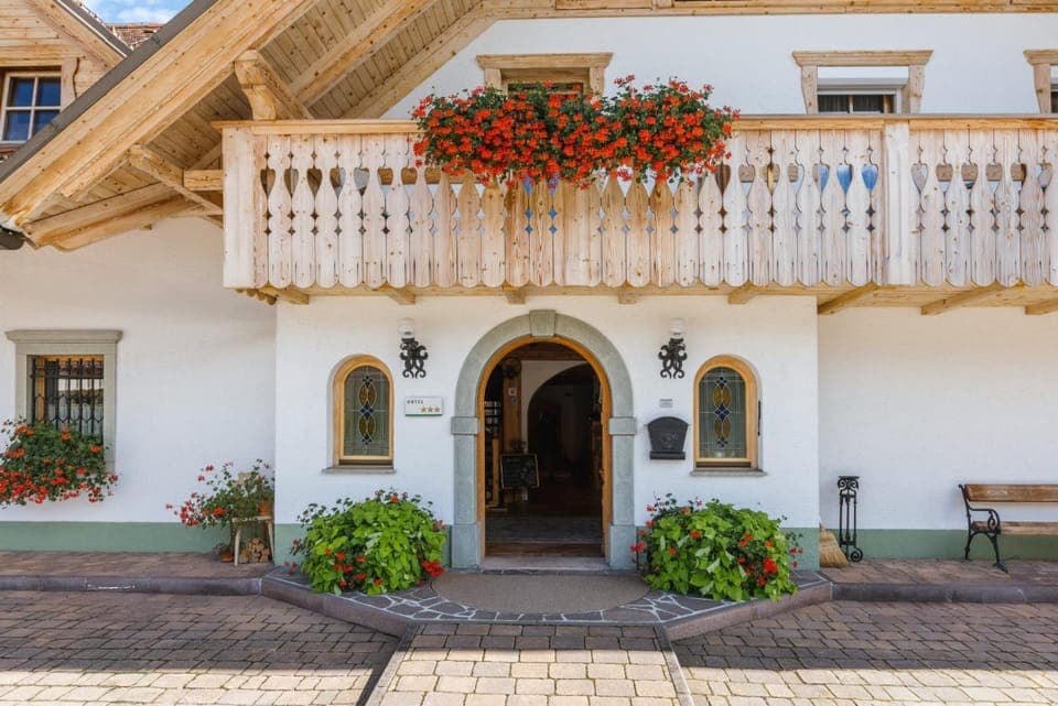 Property building, Facade/entrance