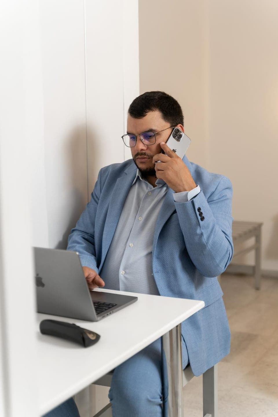 People, TV and multimedia, Business facilities, hair dresser