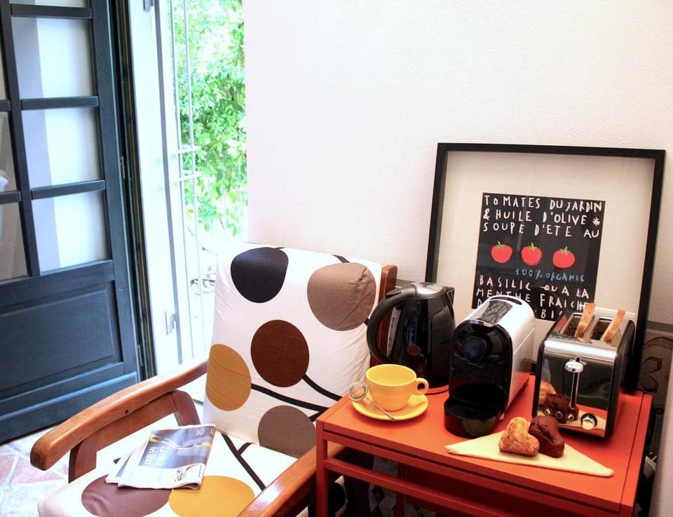 Coffee/tea facilities, toaster, kitchen