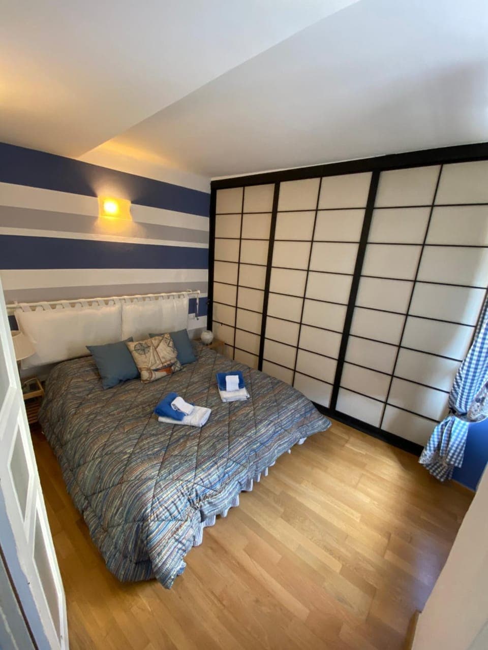 Bed, Photo of the whole room, Bedroom, wardrobe